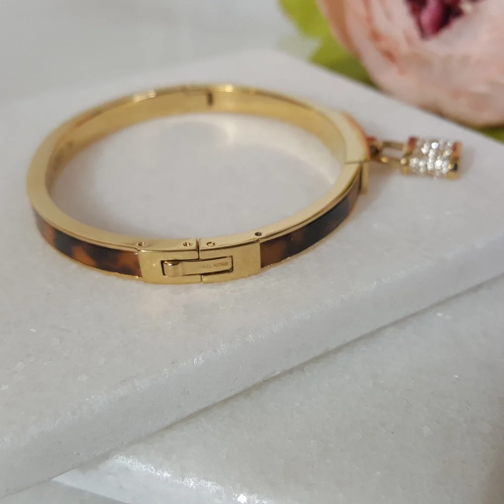 ✔Michael Kors Padlock Cuff (NWOT) - Picture 2 of 9